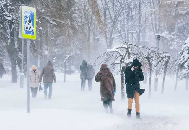 Снегопад в Украине привел уже к более тысячи ДТП за минувшие сутки