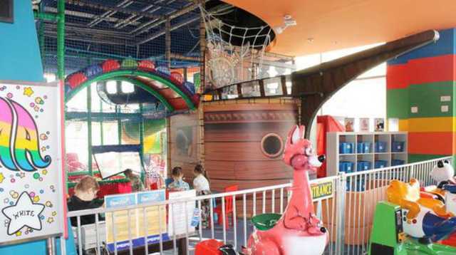 Из-за избиения мальчика матерью в игровой комнате открыто производство