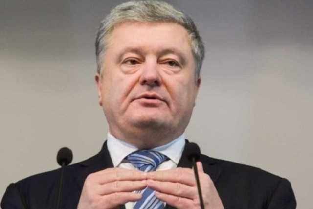 Порошенко ошарашил сеть "пиджаком в ширинке"
