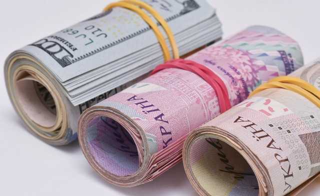 Долги из украинцев будут выбивать зарубежные коллекторы