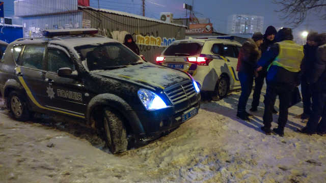 В Киеве полицейские по «встречке» гнались за серийным грабителем