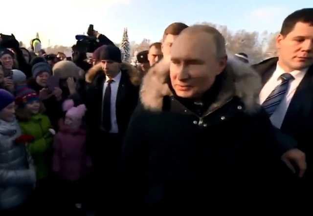 ’’С ума сошел?!’’ Путин разгневал россиян праздником на кладбище