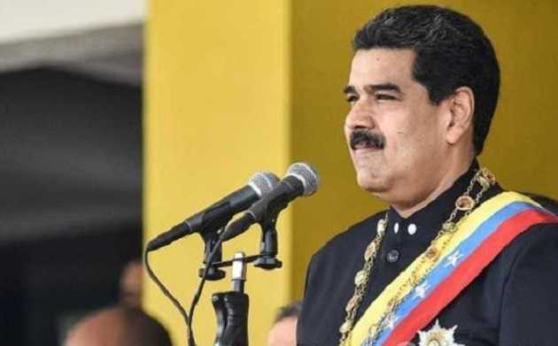 Мадуро проехался на танке: армия ’’друга Путина’’ начала подготовку к войне