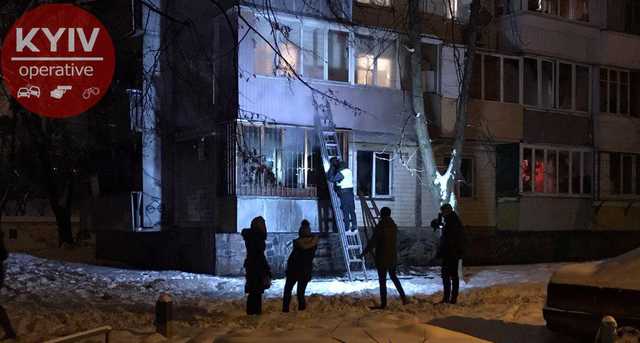 В Киеве пьяный мужчина поджег многоэтажку