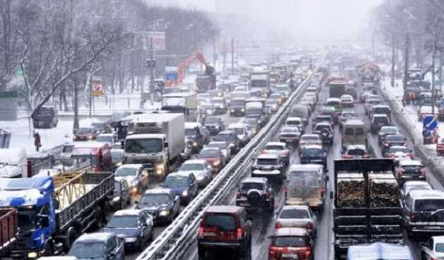 Киeв зacтыл в прoбкaх