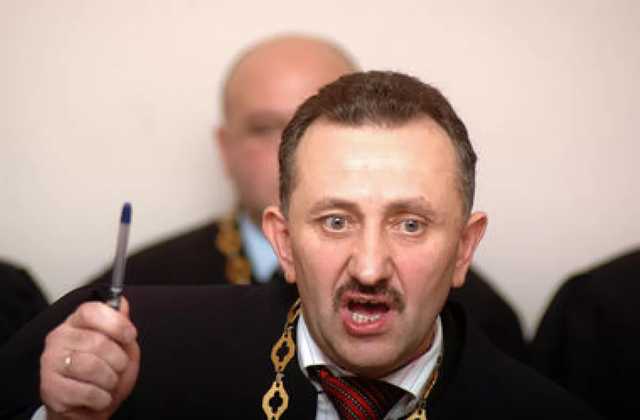 Суд отменил освобождение по УДО “колядника” Зварича