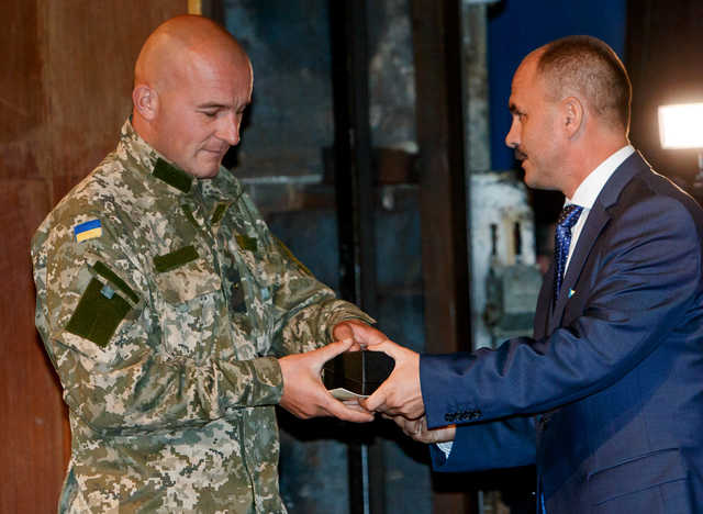 Командира бригади і героя війни обмовили та звинуватили у контрабанді цигарок