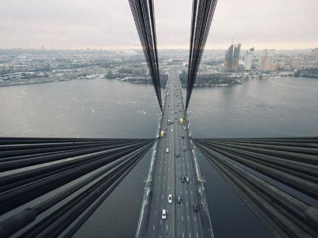 На Северном мосту на Троещину в Киеве ограничат движение транспорта