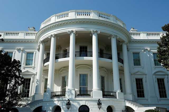 Мужчина напал на кортеж возле Белого дома: есть пострадавшие