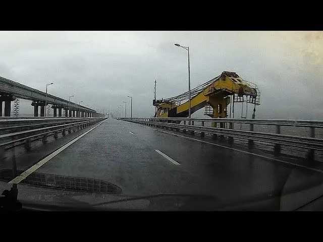 СМИ: Движение по Керченскому мосту оказалось под угрозой