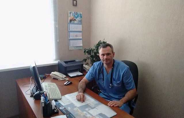 «Простите, я устал жить»: в Чернигове повесился известный в городе врач