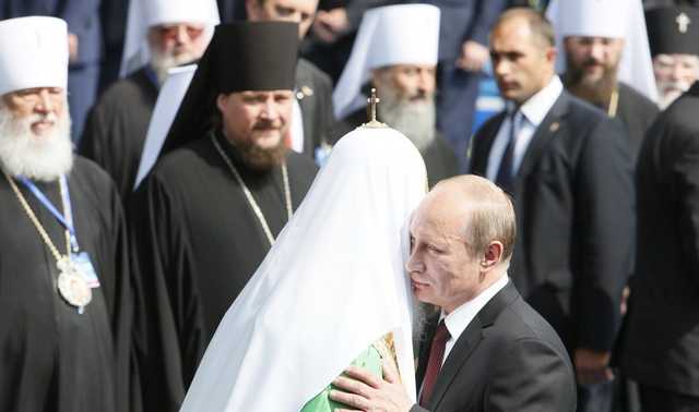 Кремлевская звезда вместо креста: эксперт рассказал, как РПЦ пытается “дурить голову” миллионам украинцев