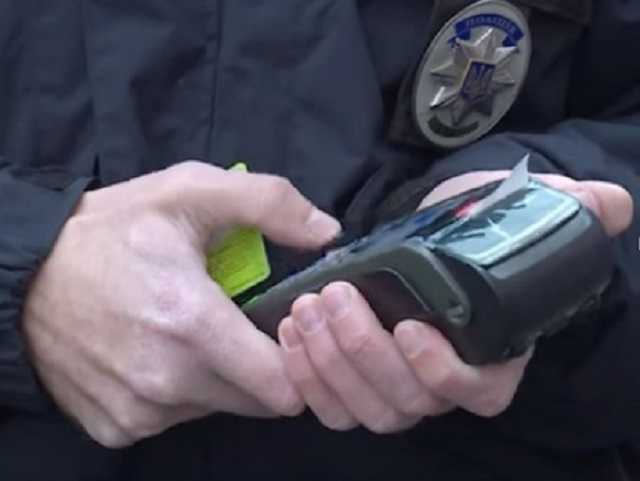 В Одесской области полицейский-взяточник, сбежавший от коллег, получил штраф вместо тюрьмы