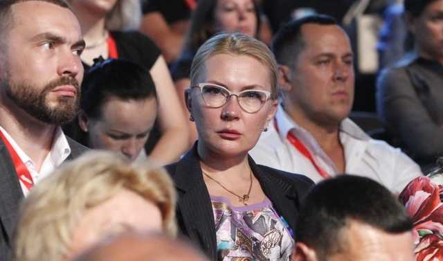 Тимошенко решила «поправить» свой рейтинг в Киеве с помощью «бабушек» Шлапак