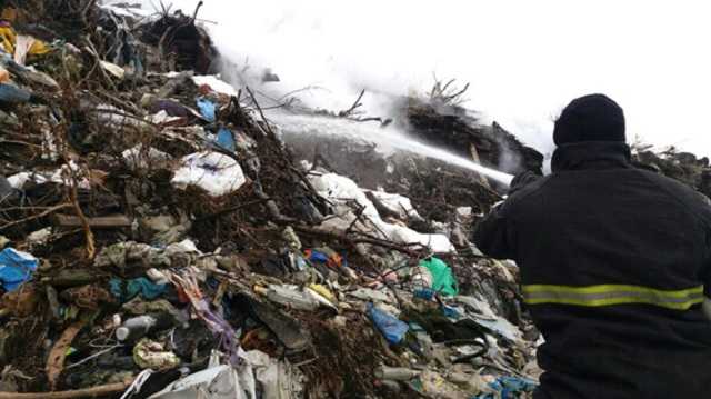 В Полтавской области не могут потушить огонь на городской свалке