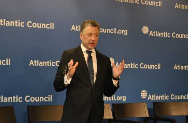 «Никаких игр»: Волкер выступил за допуск российских наблюдателей на выборы в Украине