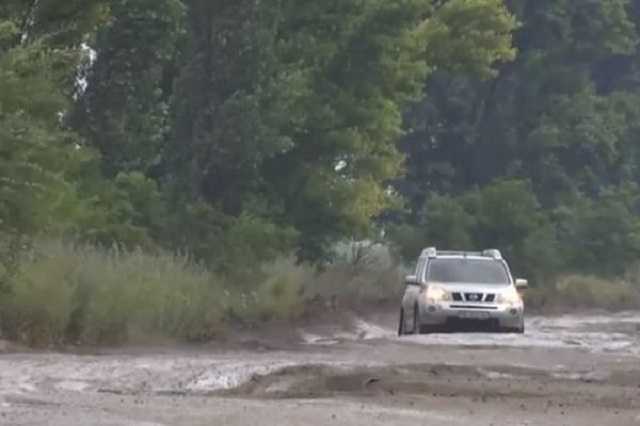 "Смерть машинам": самая страшная трасса Украины попала на видео