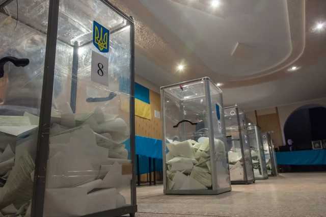 Уже 44: список кандидатов в президенты Украины