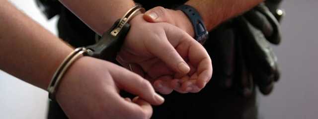 Нападение полицейского на 12-летнюю девочку в Киеве: что грозит виновнику