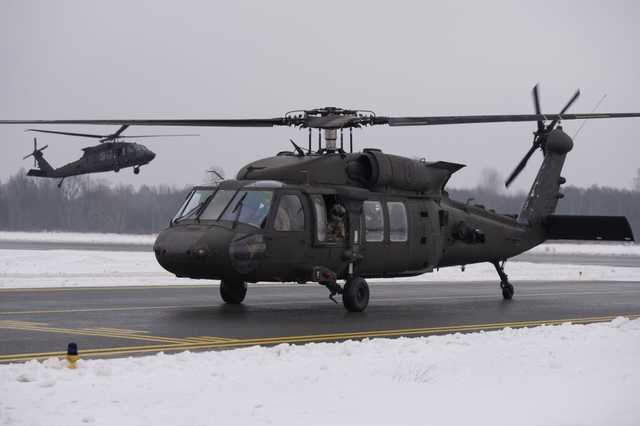 США разместили в Латвии более десятка боевых вертолетов