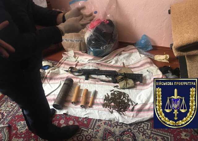 В Николаеве сержант украл три автомата из воинской части