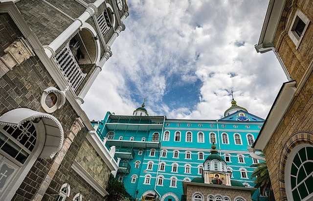 Епископа УПЦ не пустили в русский монастырь на Афоне