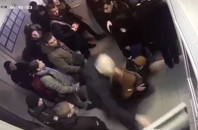 Как все начиналось: новое видео штурма полиции в Киеве