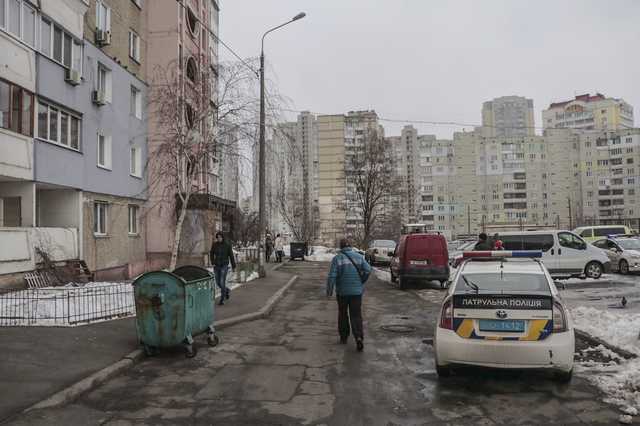 В Киеве на Троещине мужчину ранили ножом в грудь