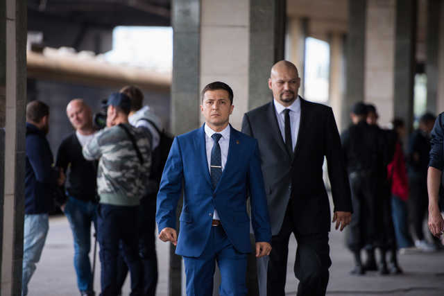 КВУ вимагає, щоб Зеленський оплатив “Слугу народу 3” як агітацію