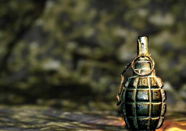 В Бердичеве неизвестные прикрепили гранату к дверной ручке подъезде