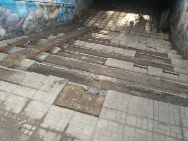 В Киеве “герой парковки” заехал в подземку