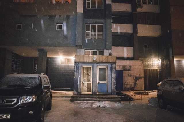 В центре Киева мужчина выпал из окна