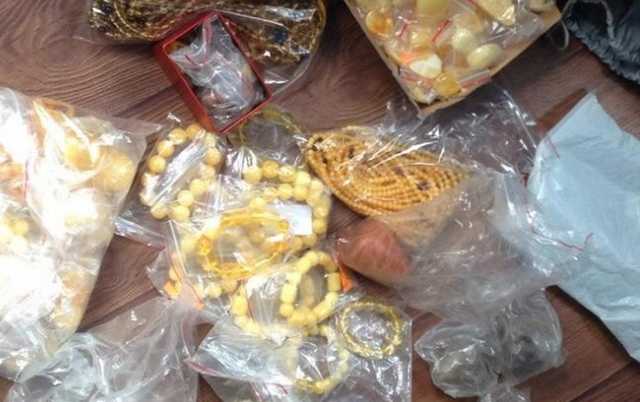 СБУ изъяла 6,5 тонн янтаря на подпольном комплексе по его обработке