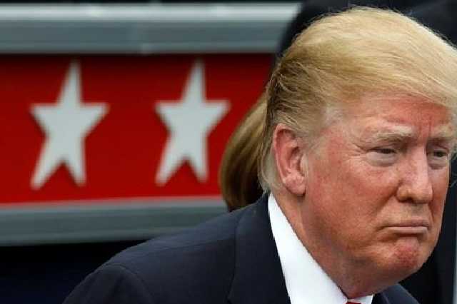 На Трампа начали подавать в суд из-за введения ЧП