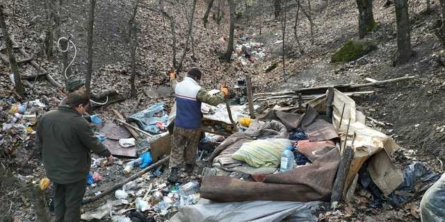 Из курорта в помойку: в сети показали, как Россия убивает Крым