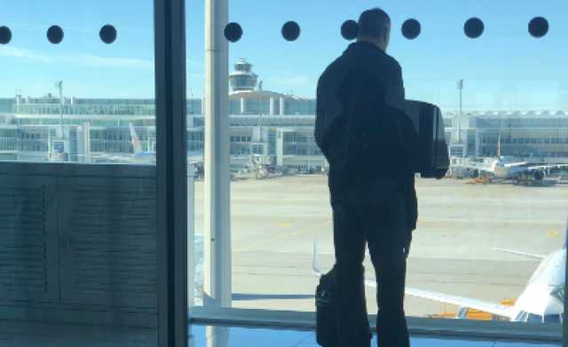 Одинокого Кличко заметили в аэропорту Мюнхена