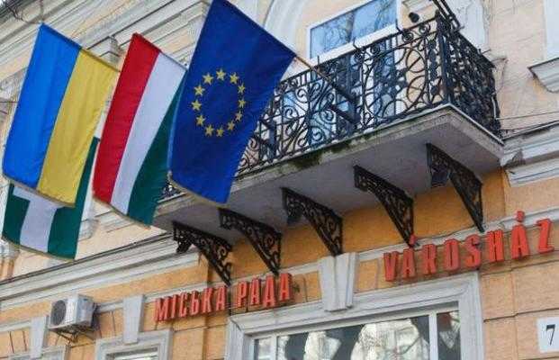 Паспортные облавы: Венгрия массово возбуждает дела против украинцев, купивших гражданство