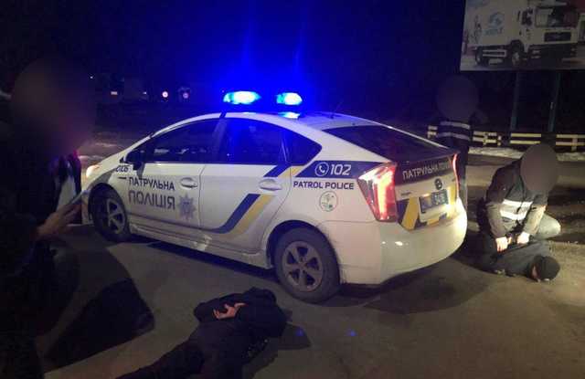 В Кременчуге задержали двух инспекторов патрульной полиции