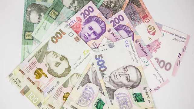 В Украине с сегодняшнего дня введены банкноты номиналом 500 грн с подписью Смолия