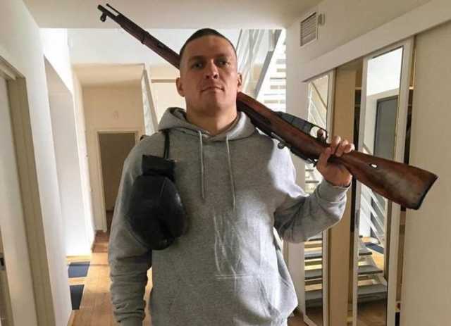 Усик розлютив українців привітанням з 23 лютого