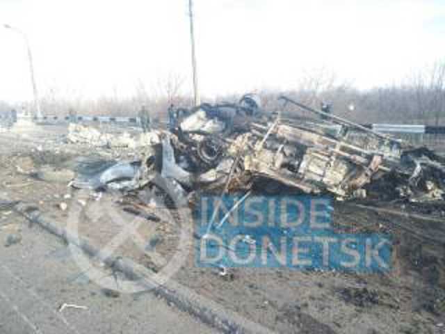 На Донбассе на мине подорвался микроавтобус с людьми