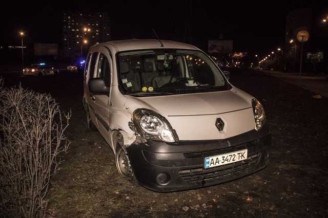 В Киеве возле станции метро «Черниговская» в тройном ДТП пострадал 4-летний ребенок
