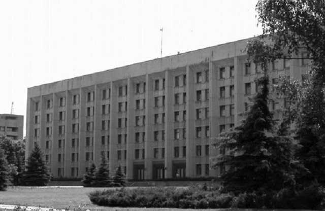 Руководители Полтавской ОГА получали откаты в виде отдыха в Испании, автомобилей и iPhone