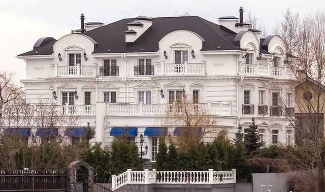 Вигляд палацу Гладковського, який обкрадає оборонний комплекс, шокував мережу