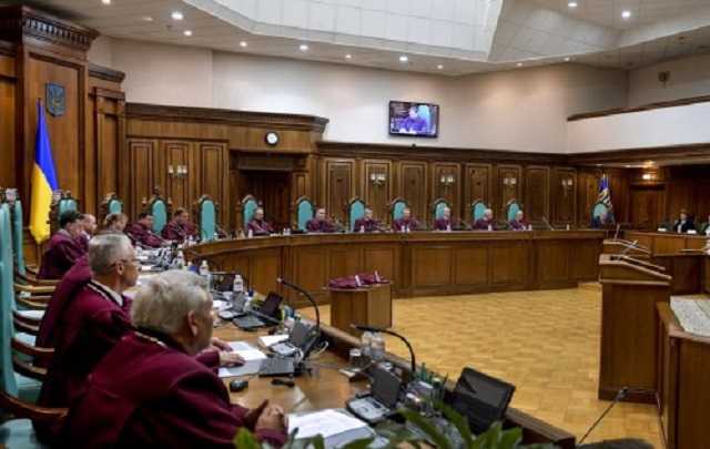 Закриття 65 справ НАБУ і втрата траншу МВФ: наслідки рішення Конституційного суду