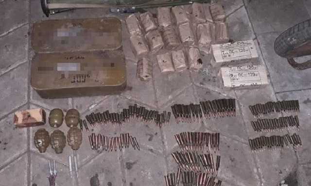 В Донецкой области СБУ обнаружила тайник с оружием и боеприпасами