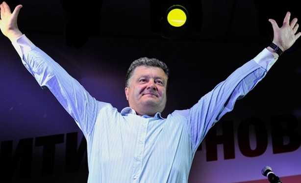 Политический блогер показал, как должны выглядеть предвыборные биллборды Порошенко