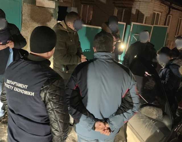 Харьковские силовики задержали сотрудников Госгеокадастра, подозреваемых в получении взятки