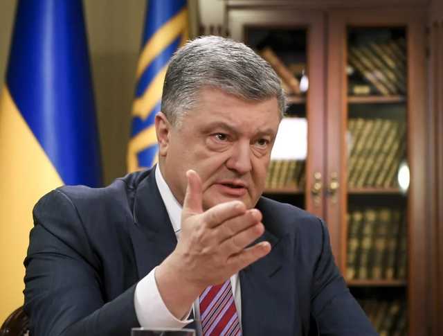 «В зубах принесут»: Порошенко гарантировал возвращение средств, украденных в «оборонке»
