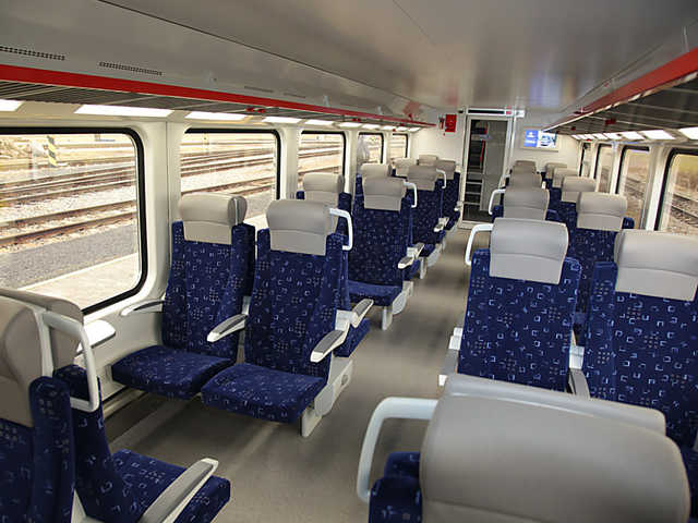 Пассажир в поезде набросился на проводника: пострадавший оказался в больнице